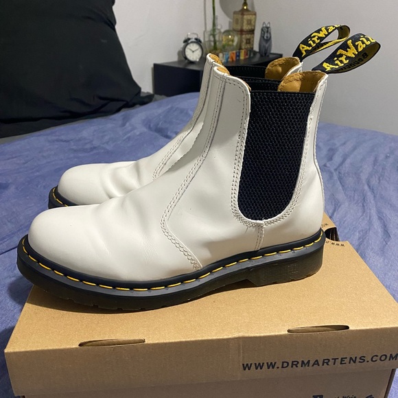 White Dr Martens Chelsea Boot size 8 - Picture 6 of 14
